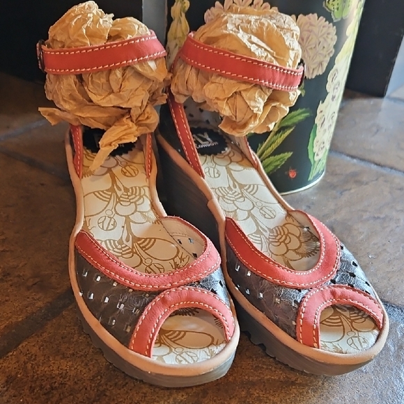 Fly London Shoes - Fly London Women's Sandals in Red and Gray